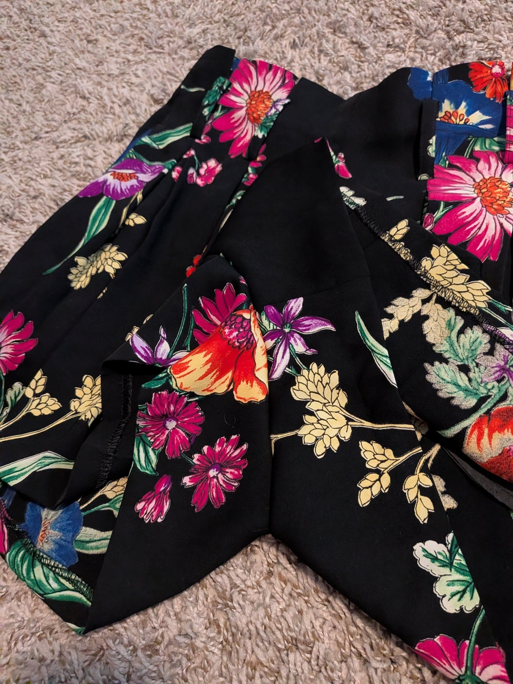 Express Black Floral Paperbag Waist Shorts - Picture 4 of 10